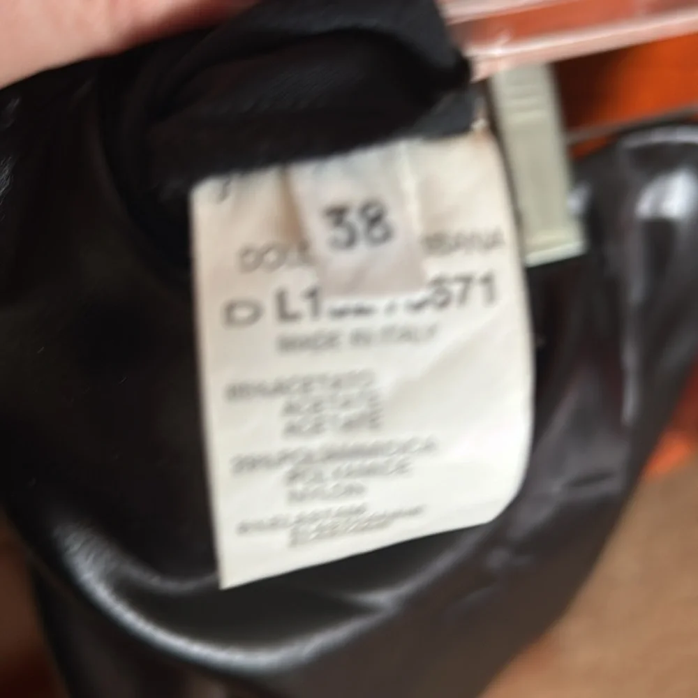 Dolce and Gabbana faux leather midi skirt never been worn - Picture 4 of 4